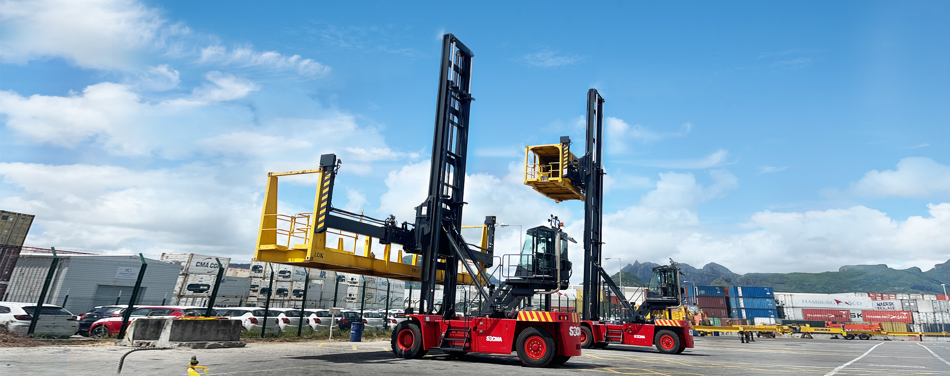 Manipulateurs de Conteneurs Vides SOCMA au Service de la Logistique Mondiale